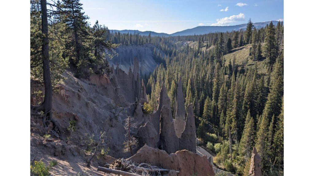 Best hikes at Crater Lake National Park: The Pinnacles