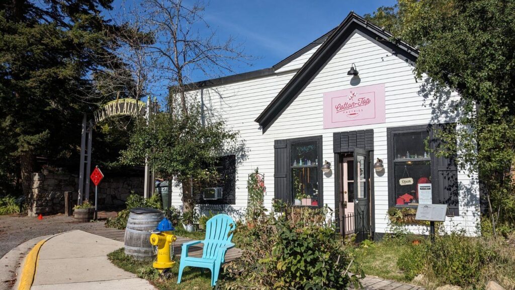 Bakery-front of Cotton Top Pastries